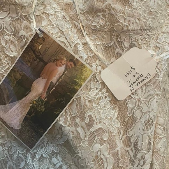 Ethereal Elegance: Exquisite Essense of Australia D2467 Wedding Dress - Picture 12 of 17